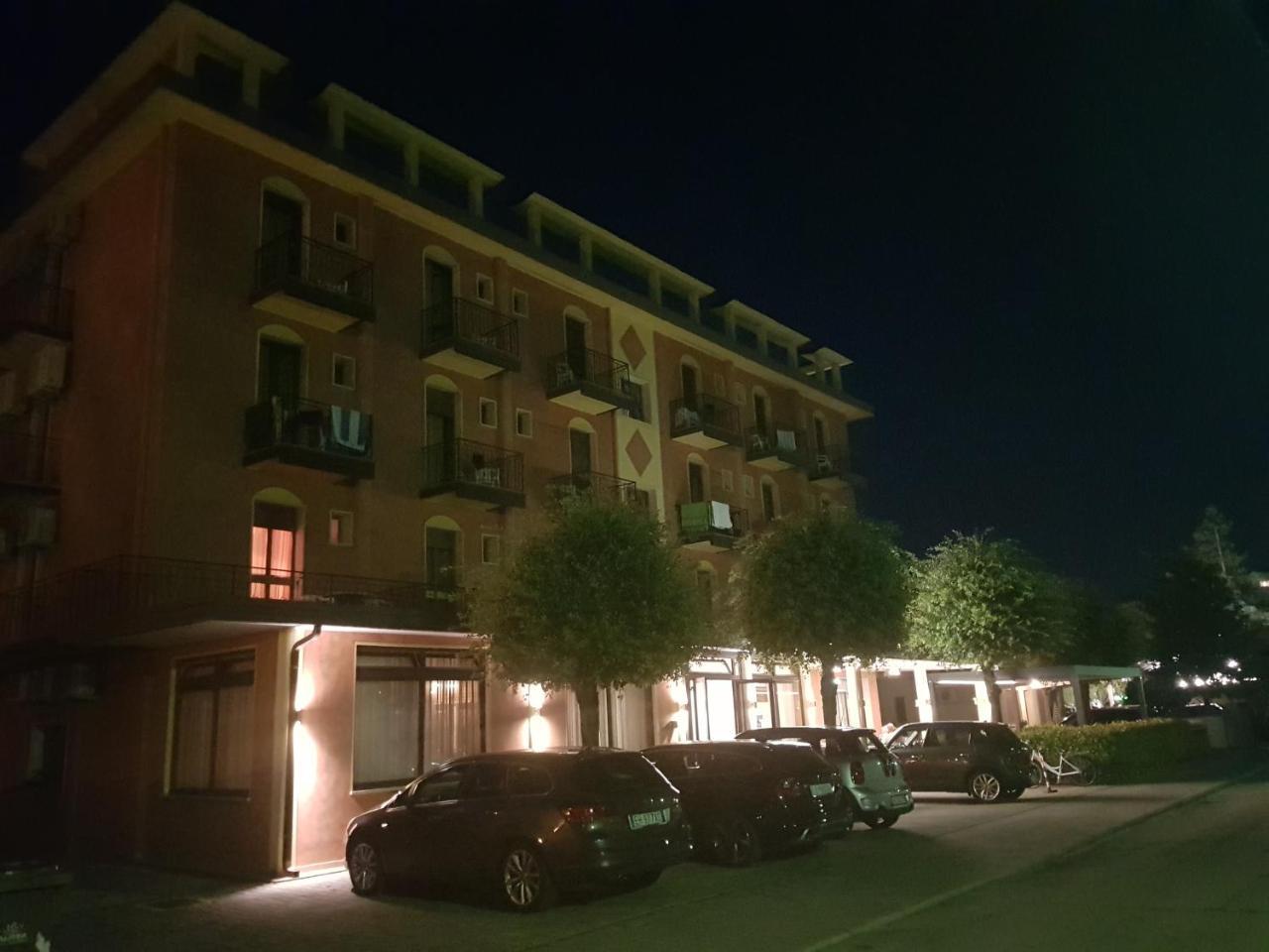 Hotel Sole Эраклея-Маре Экстерьер фото