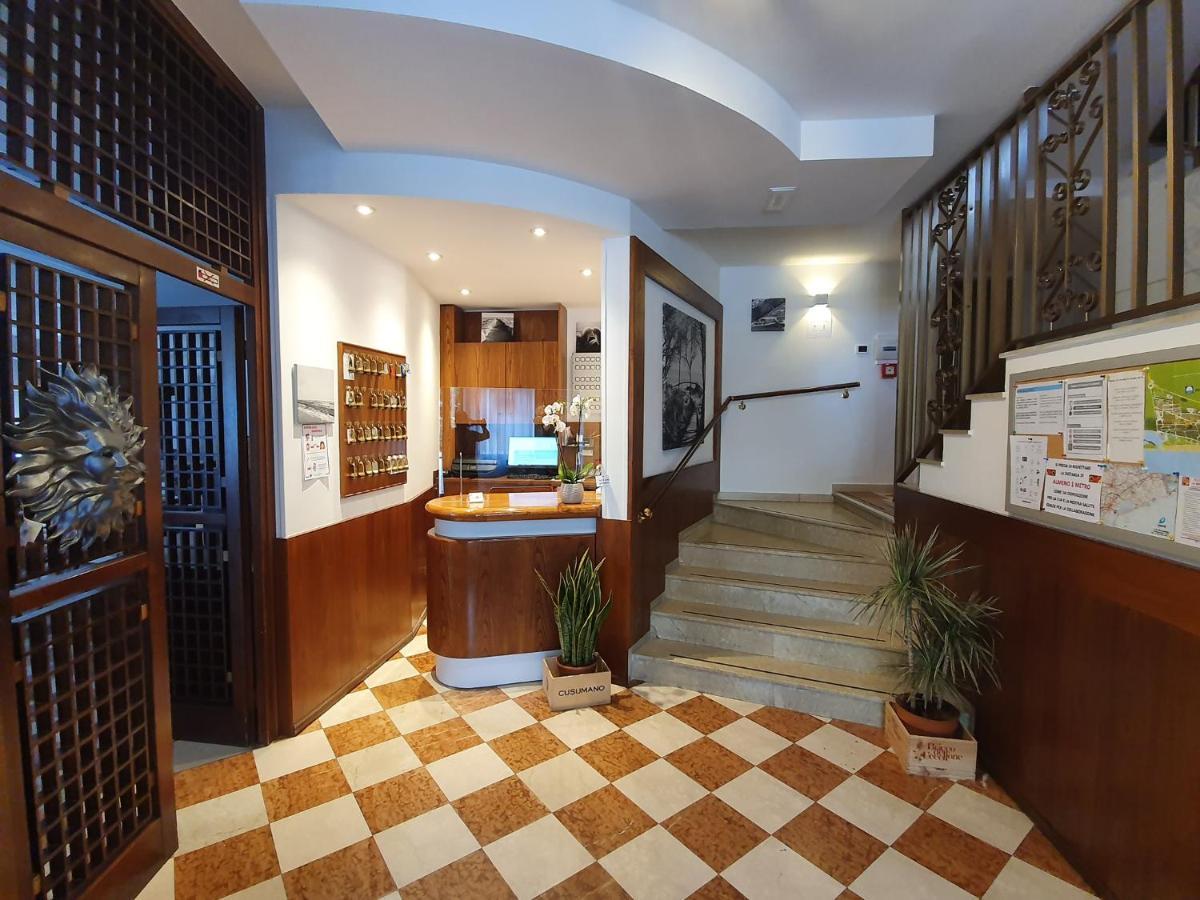 Hotel Sole Эраклея-Маре Экстерьер фото